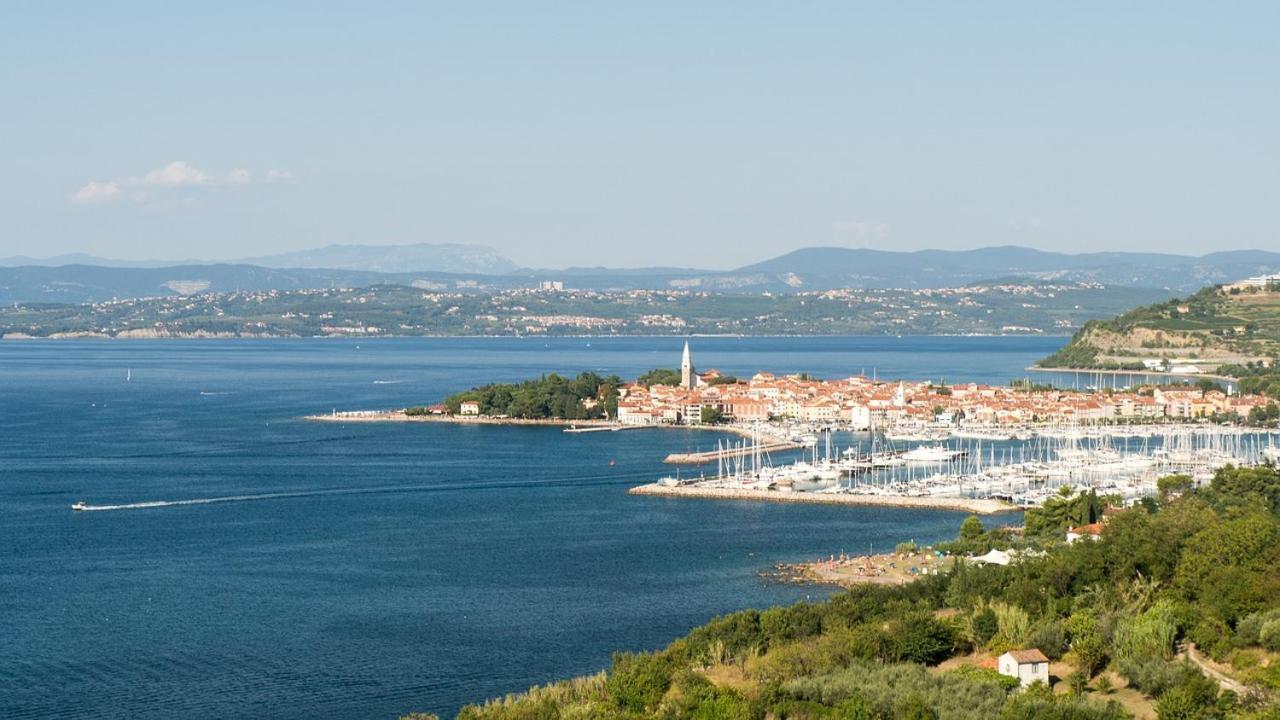 Hangar Apartments Izola Esterno foto